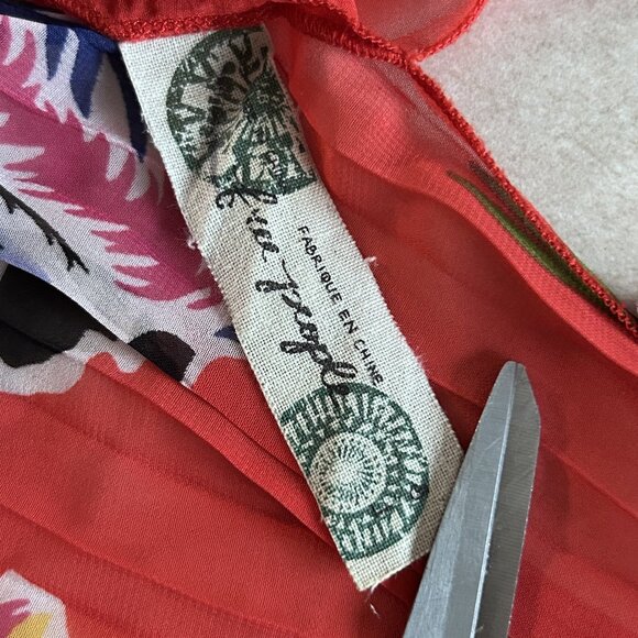 Free People Pleated Hibiscus Top ASO Alex Russo - Picture 5 of 8